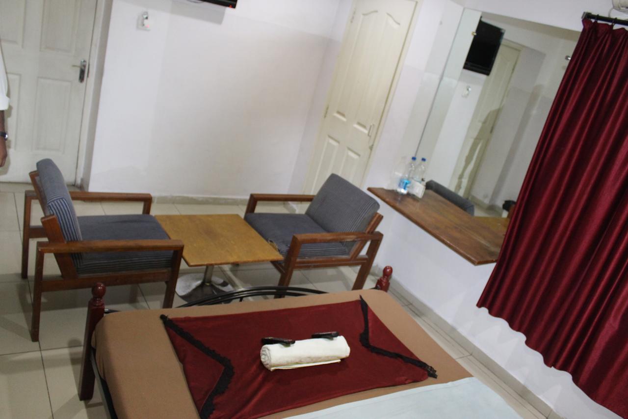 Deccan Comforts Haiderabad Buitenkant foto